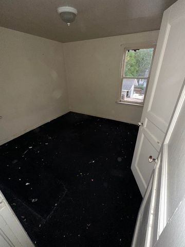 2663 W Court St Street, Flint, MI 48503