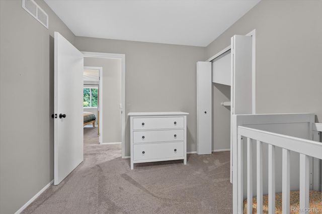 8965 Tartan Drive, Springfield Charter Township, MI 48348