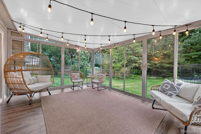 8965 Tartan Drive, Springfield Charter Township, MI 48348