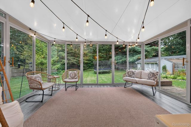 8965 Tartan Drive, Springfield Charter Township, MI 48348