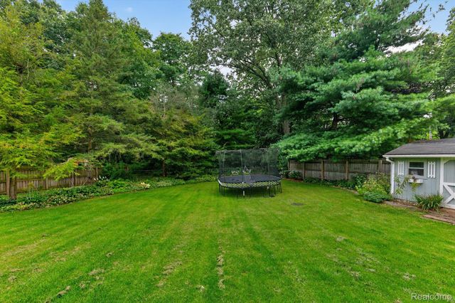 8965 Tartan Drive, Springfield Charter Township, MI 48348