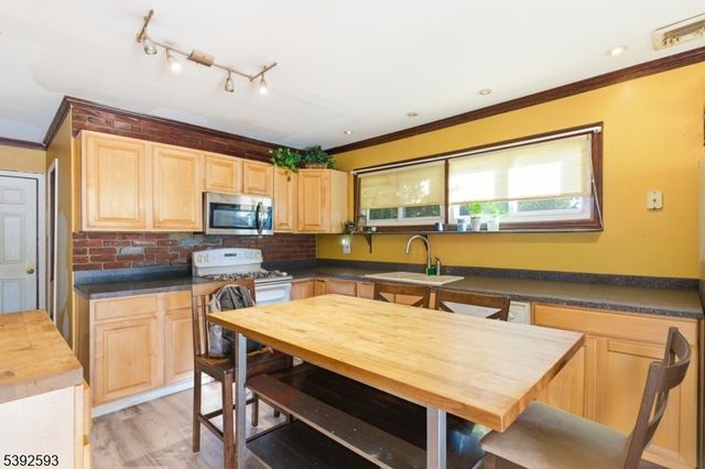 148 Woodland Rd, Piscataway Twp., NJ 08854