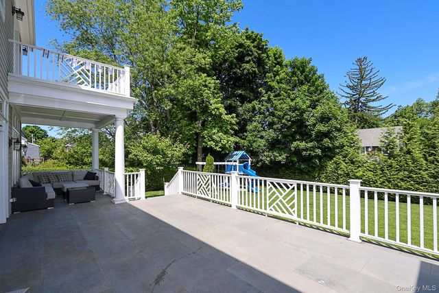 9 Tuddington Road, Great Neck, NY 11023