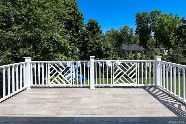 9 Tuddington Road, Great Neck, NY 11023