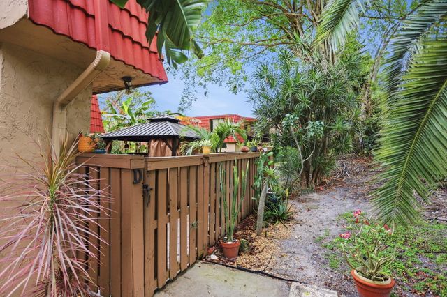 8093 Severn Drive D, Boca Raton, FL 33433