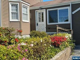 189 W Prospect Street 2, Waldwick, NJ 07463