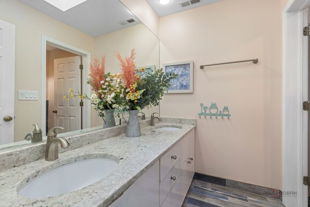 303 Auburn Avenue, Winnetka, IL 60093