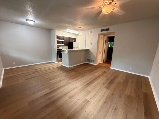 1202 Newning Ave 106, Austin, TX 78704