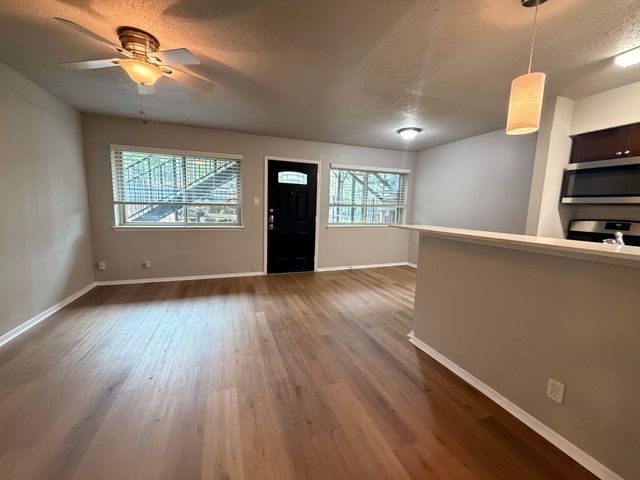 1202 Newning Ave 106, Austin, TX 78704