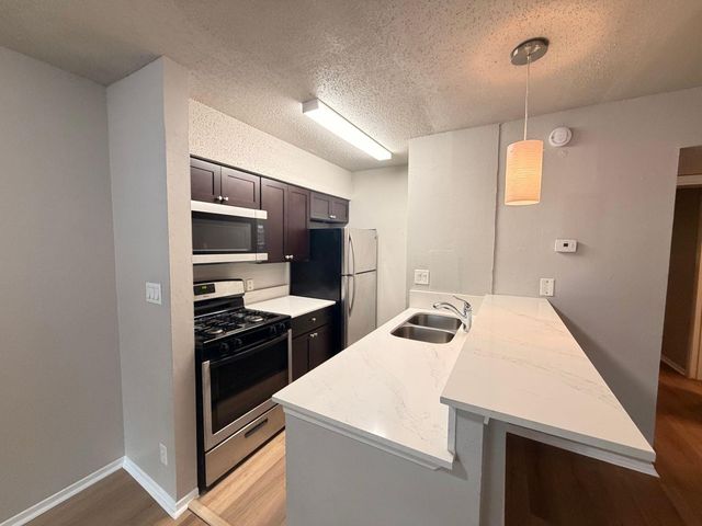1202 Newning Ave 106, Austin, TX 78704