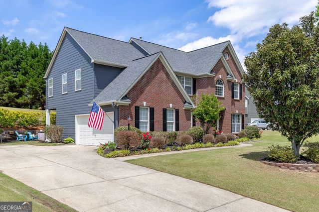 933 Cruce Lake Drive, Hoschton, GA 30548
