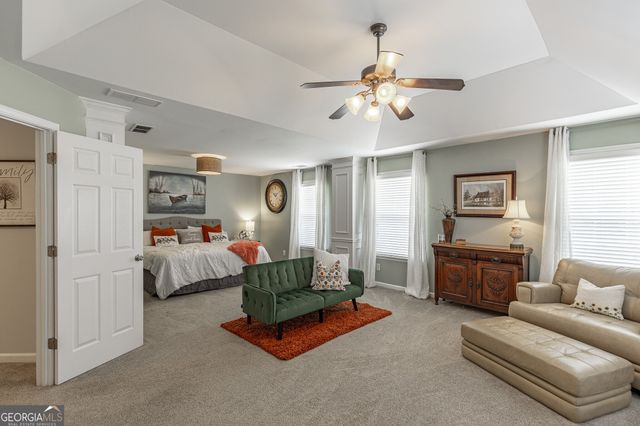 933 Cruce Lake Drive, Hoschton, GA 30548