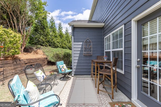 933 Cruce Lake Drive, Hoschton, GA 30548