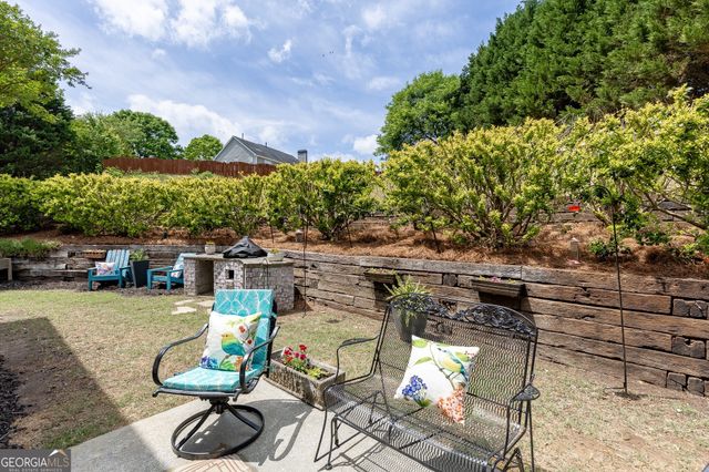 933 Cruce Lake Drive, Hoschton, GA 30548