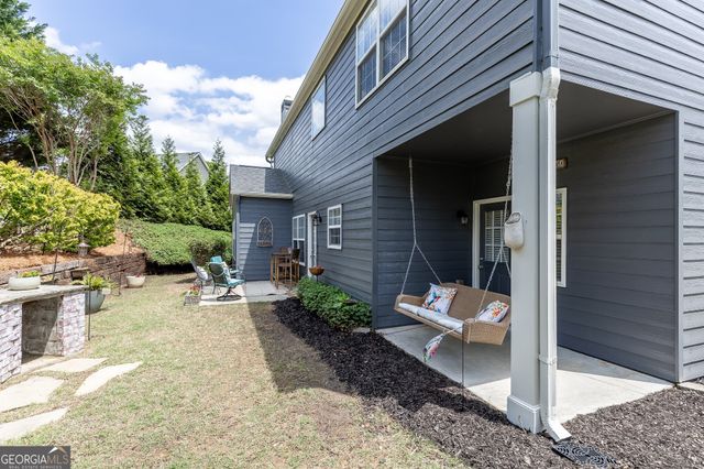 933 Cruce Lake Drive, Hoschton, GA 30548