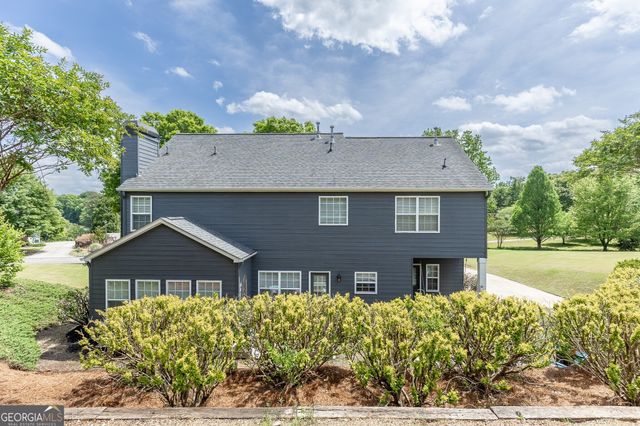 933 Cruce Lake Drive, Hoschton, GA 30548