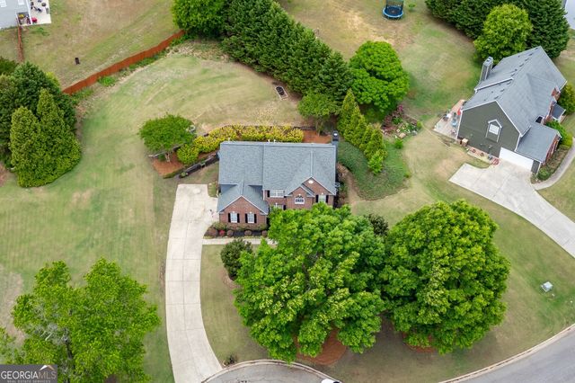933 Cruce Lake Drive, Hoschton, GA 30548