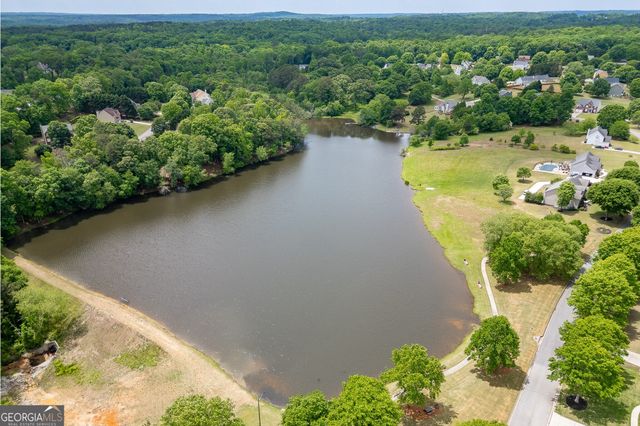 933 Cruce Lake Drive, Hoschton, GA 30548