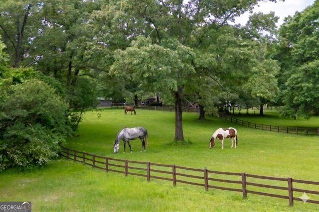 933 Cruce Lake Drive, Hoschton, GA 30548