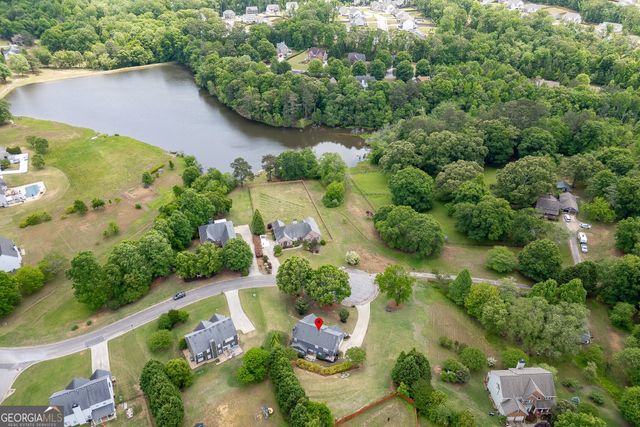 933 Cruce Lake Drive, Hoschton, GA 30548