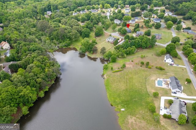 933 Cruce Lake Drive, Hoschton, GA 30548