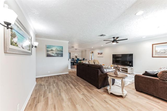 4219 2ND AVENUE NE, Bradenton, FL 34208