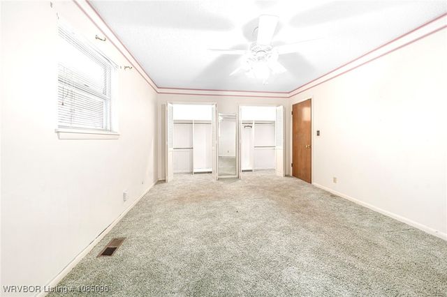 100 Royal Oak Drive, Poteau, OK 74953