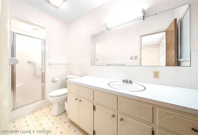 100 Royal Oak Drive, Poteau, OK 74953