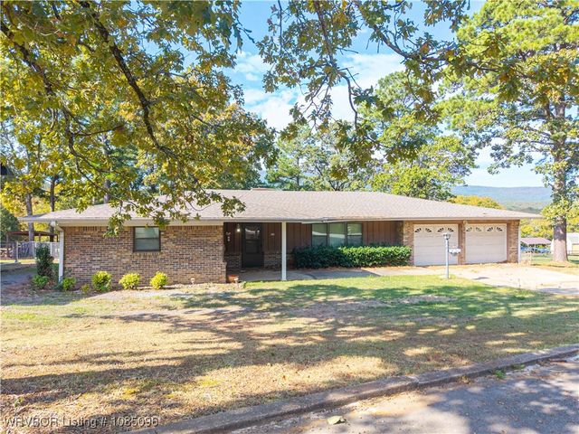 100 Royal Oak Drive, Poteau, OK 74953