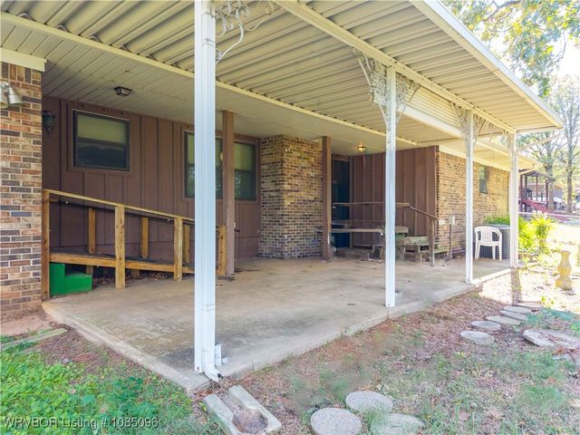 100 Royal Oak Drive, Poteau, OK 74953