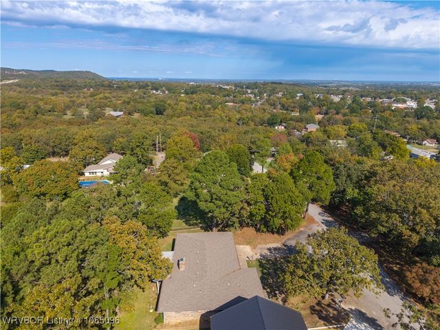 100 Royal Oak Drive, Poteau, OK 74953