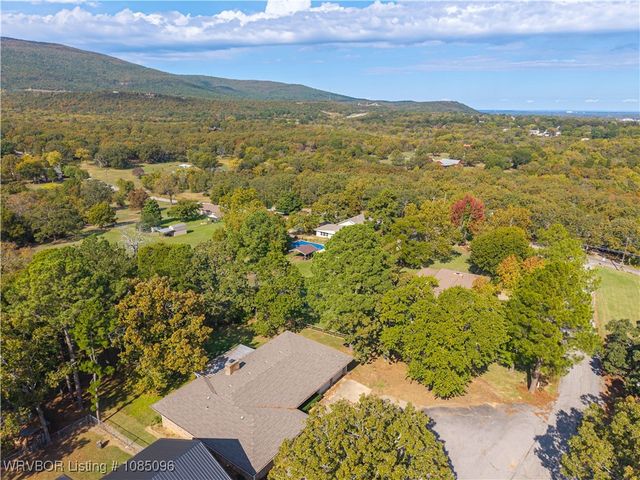 100 Royal Oak Drive, Poteau, OK 74953