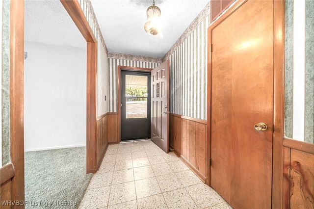 100 Royal Oak Drive, Poteau, OK 74953