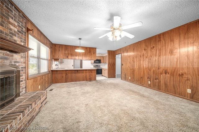 100 Royal Oak Drive, Poteau, OK 74953