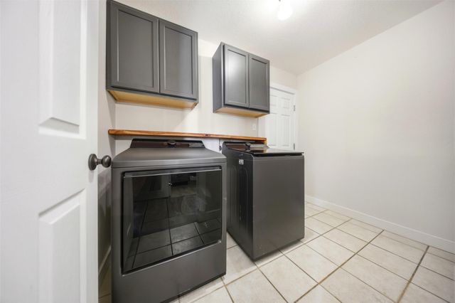 207 Janis Mae DR, Hutto, TX 78634