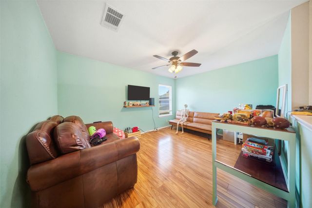 207 Janis Mae DR, Hutto, TX 78634