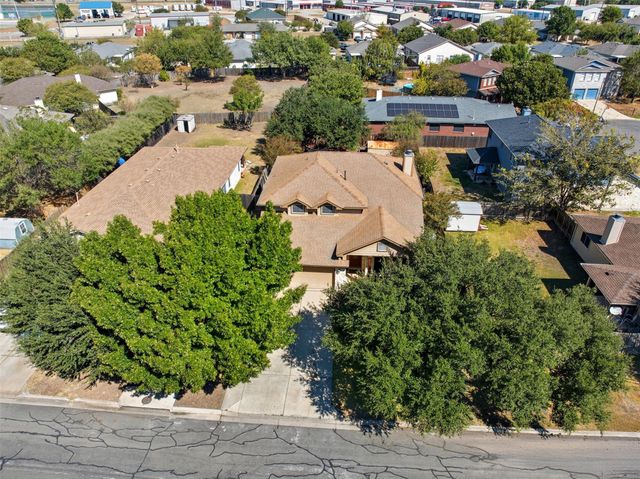 207 Janis Mae DR, Hutto, TX 78634