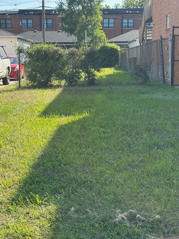 3333 S Indiana Avenue, Chicago, IL 60616