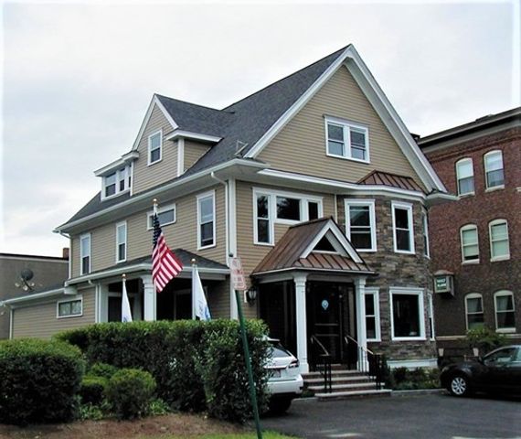5 Seaward Road 3, Wellesley, MA 02481