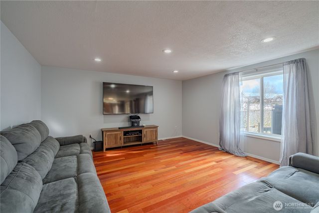 16317 NE 71st Street, Vancouver, WA 98682