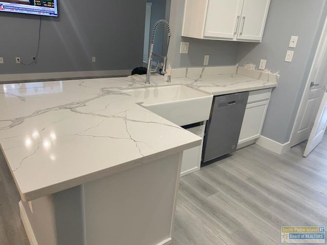 1218 Fresno Dr., Laguna Vista, TX 78578