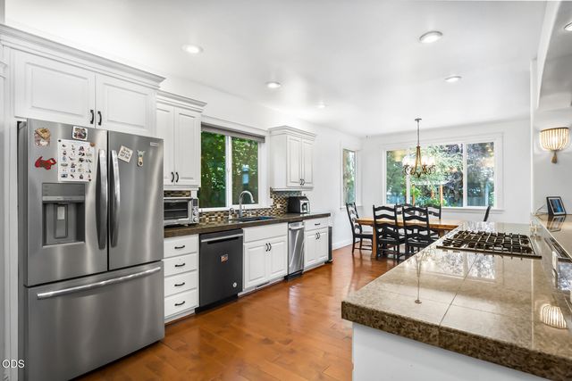 796 SE Briarwood Court, Bend, OR 97702