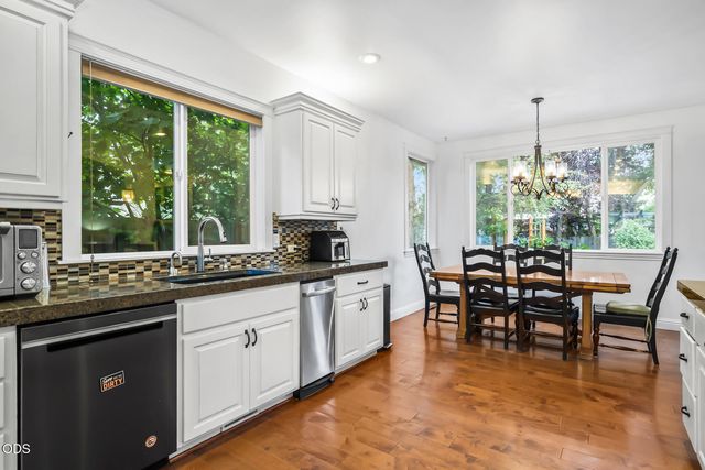 796 SE Briarwood Court, Bend, OR 97702