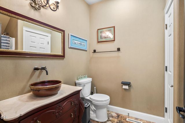 796 SE Briarwood Court, Bend, OR 97702