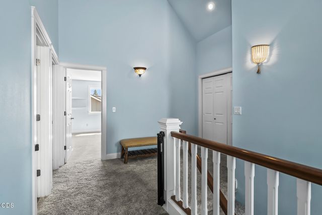 796 SE Briarwood Court, Bend, OR 97702