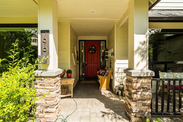 796 SE Briarwood Court, Bend, OR 97702