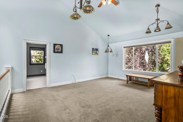 796 SE Briarwood Court, Bend, OR 97702