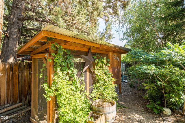 796 SE Briarwood Court, Bend, OR 97702