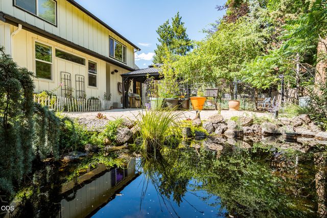 796 SE Briarwood Court, Bend, OR 97702