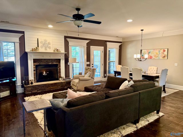 2715 Natures Trail SE, Owens Cross Roads, AL 35763